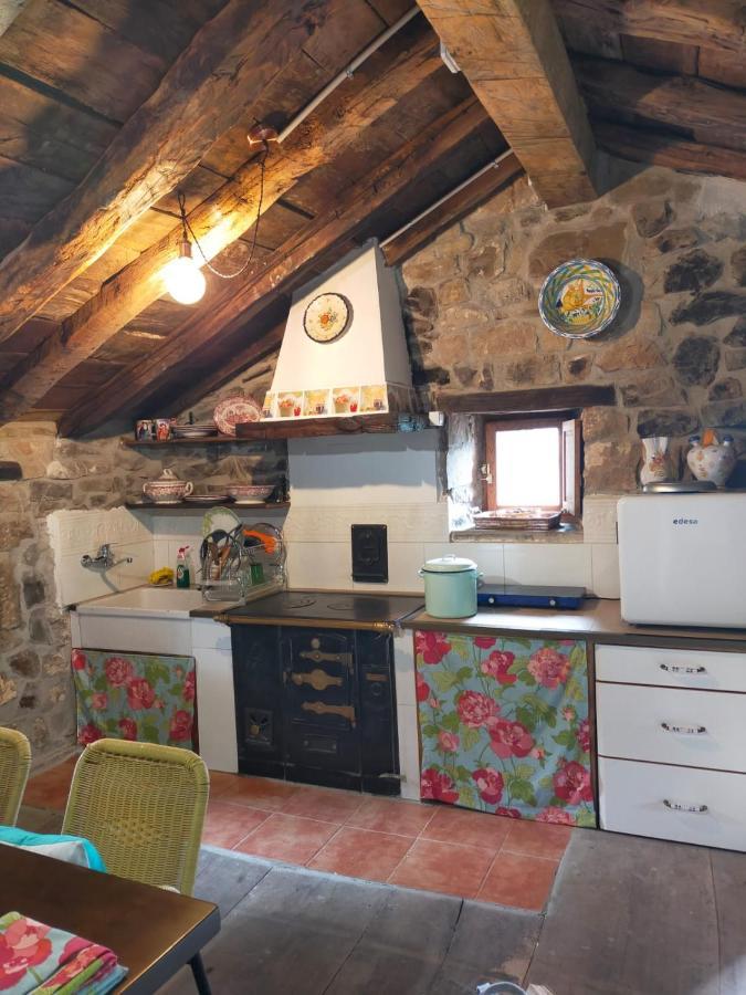 Vivienda Pasiega Lo Lucas 1920 San Roque de Ríomiera Dış mekan fotoğraf