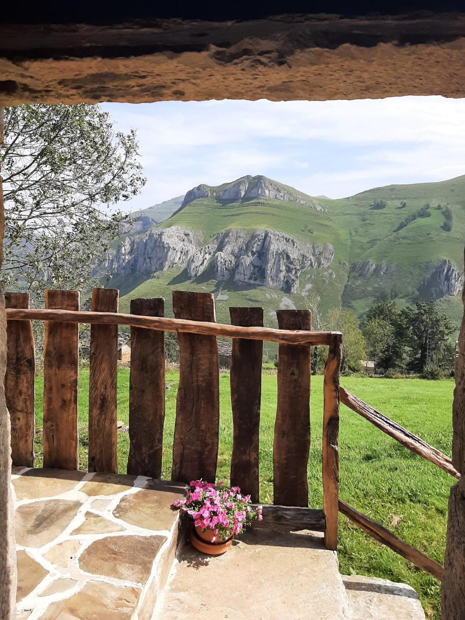 Vivienda Pasiega Lo Lucas 1920 San Roque de Ríomiera Dış mekan fotoğraf