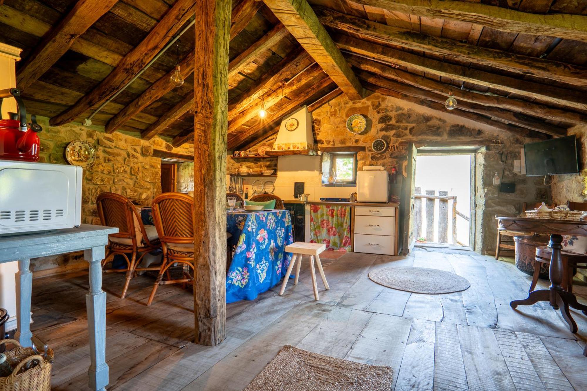 Vivienda Pasiega Lo Lucas 1920 San Roque de Ríomiera Dış mekan fotoğraf
