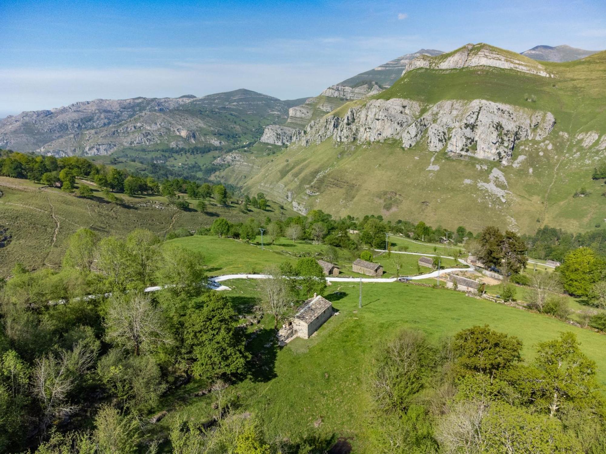 Vivienda Pasiega Lo Lucas 1920 San Roque de Ríomiera Dış mekan fotoğraf