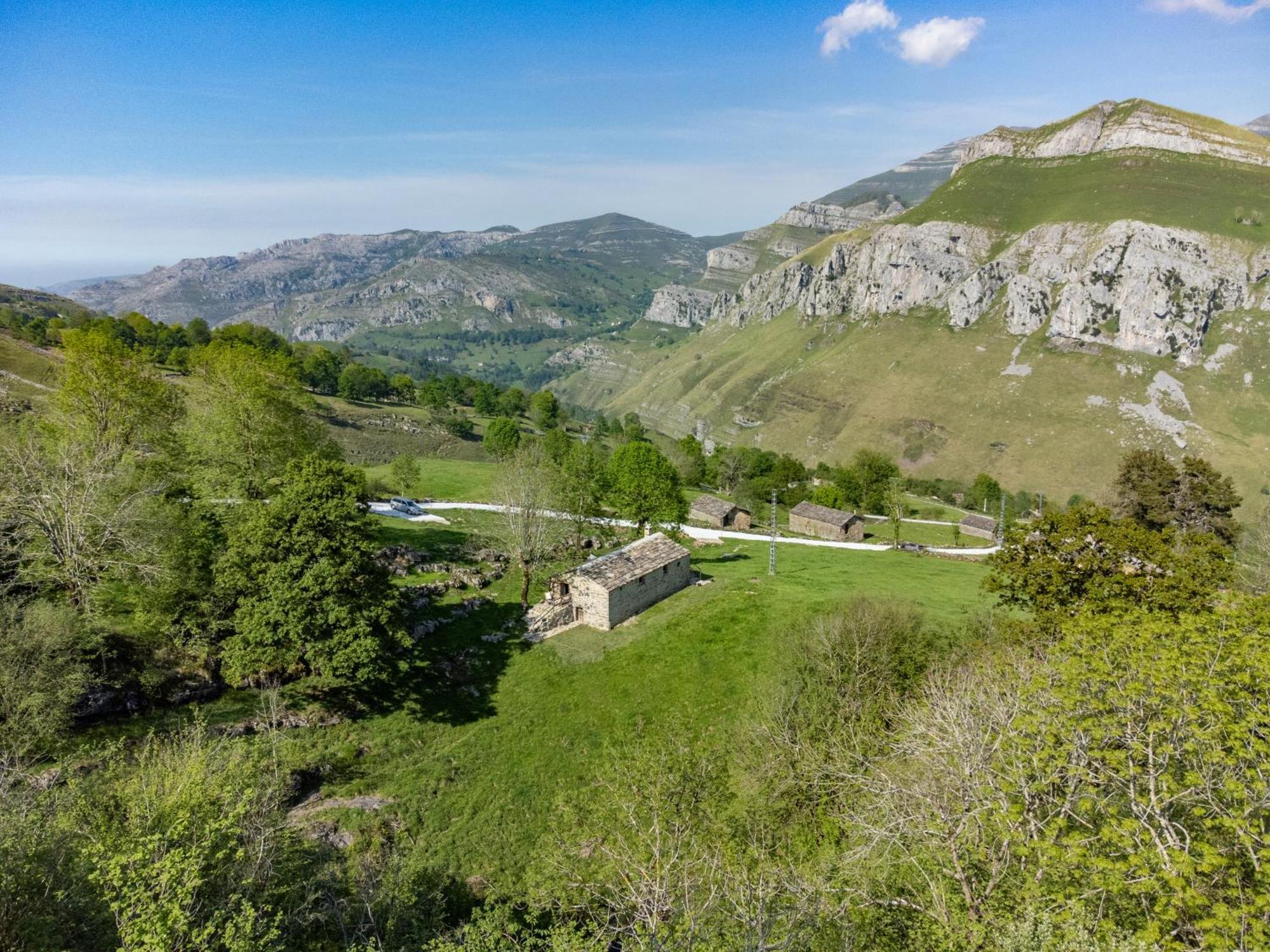 Vivienda Pasiega Lo Lucas 1920 San Roque de Ríomiera Dış mekan fotoğraf